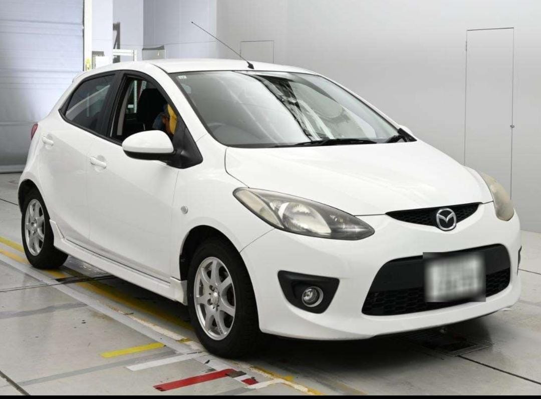 MAZDA DEMIO photo 4