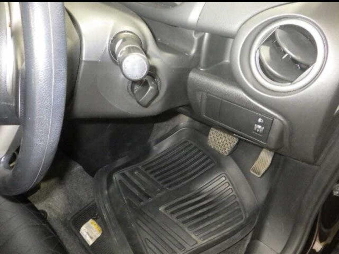 MAZDA DEMIO photo 5