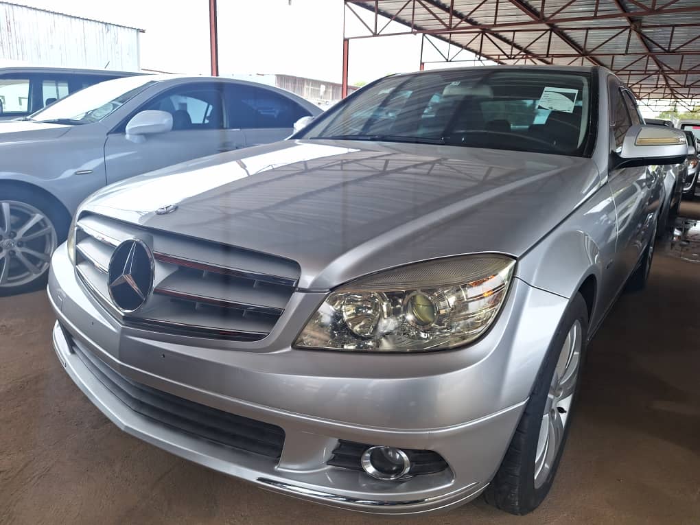 MERCEDES BENZ C200
