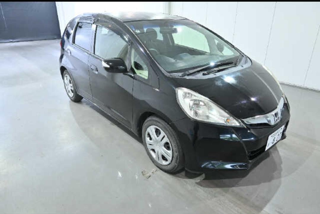 HONDA FIT photo 2