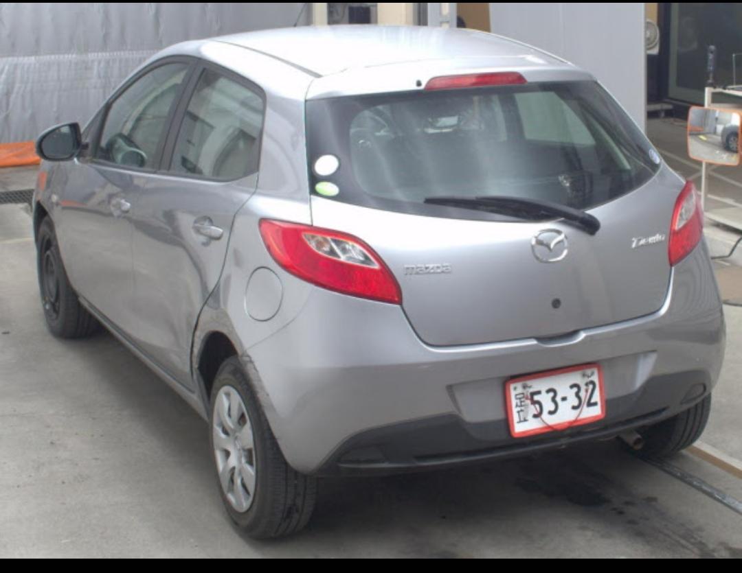 MAZDA DEMIO photo 6