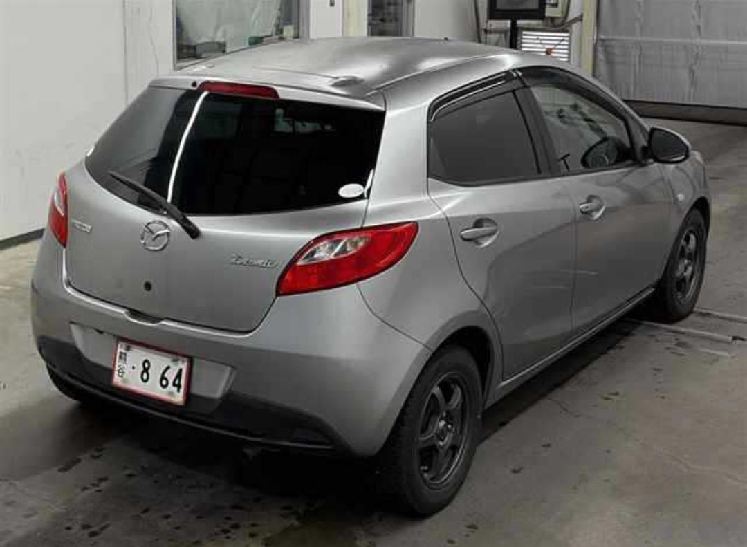 MAZDA DEMIO photo 3