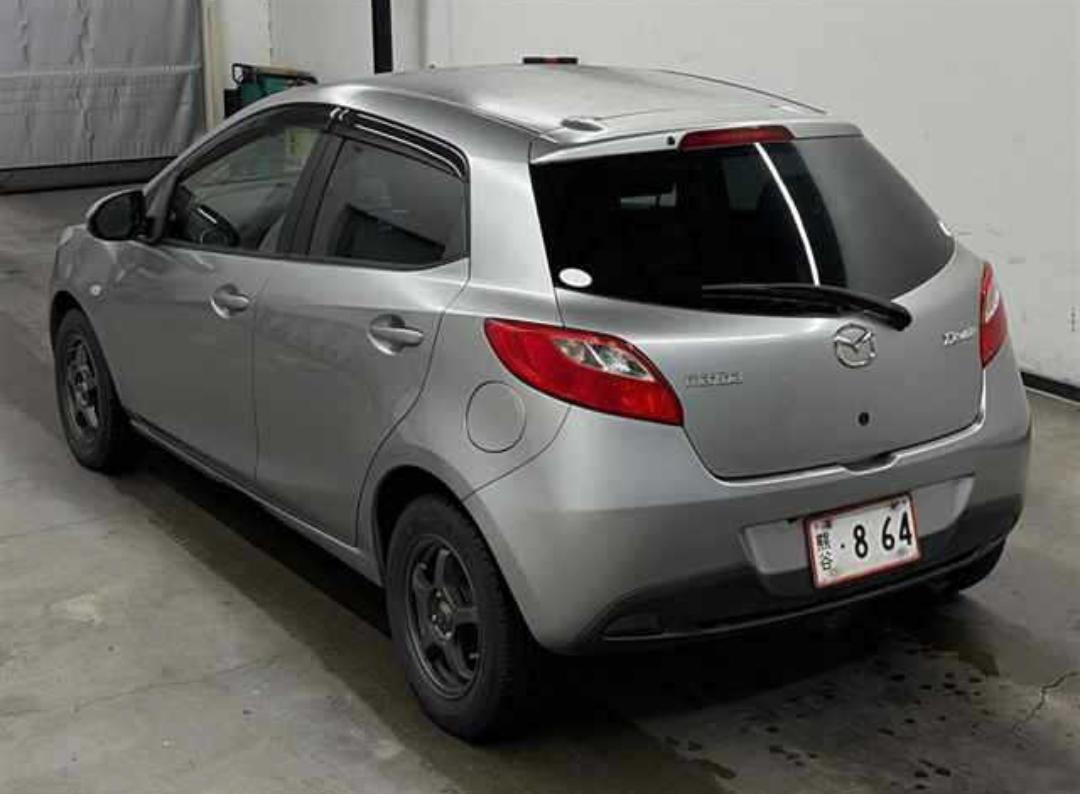 MAZDA DEMIO photo 5