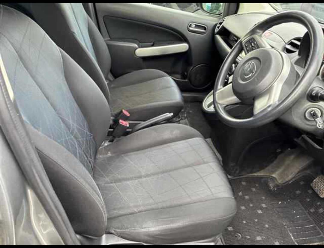 MAZDA DEMIO photo 6