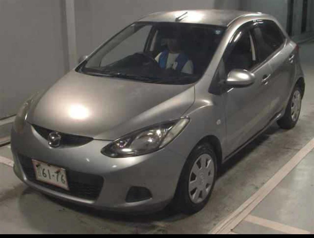 MAZDA DEMIO photo 2