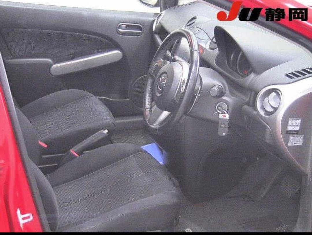 MAZDA DEMIO photo 2