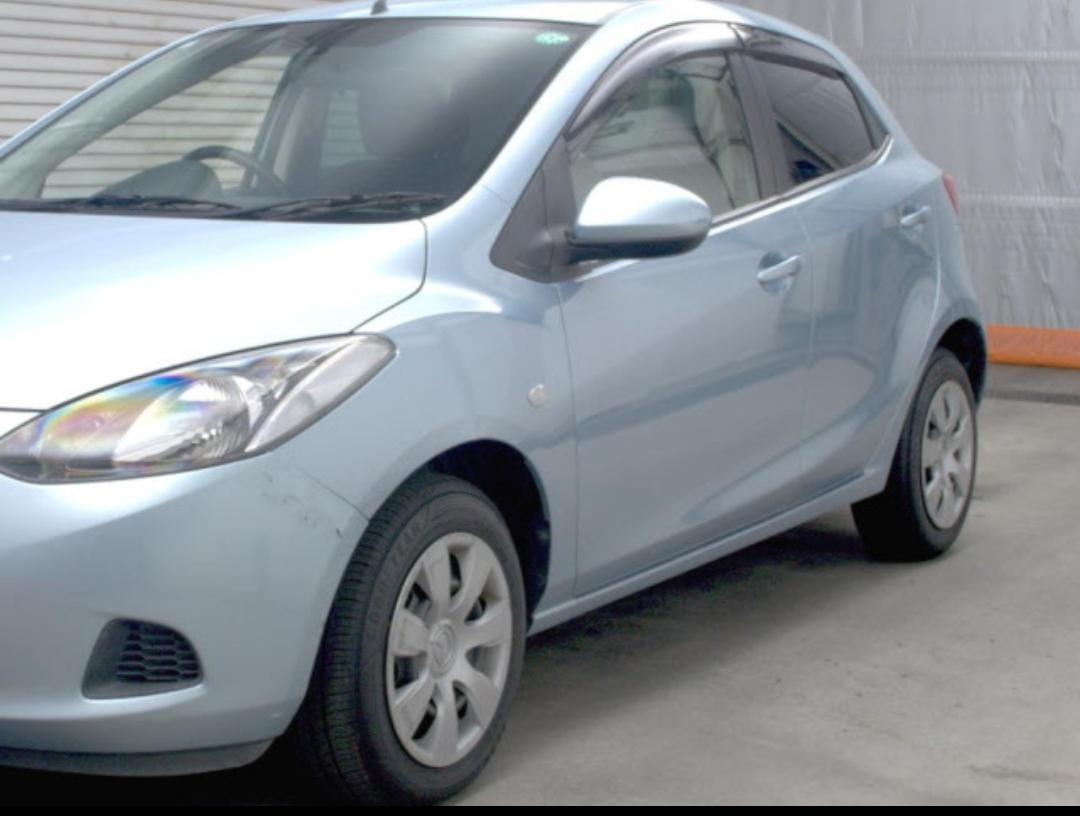 MAZDA DEMIO photo 2