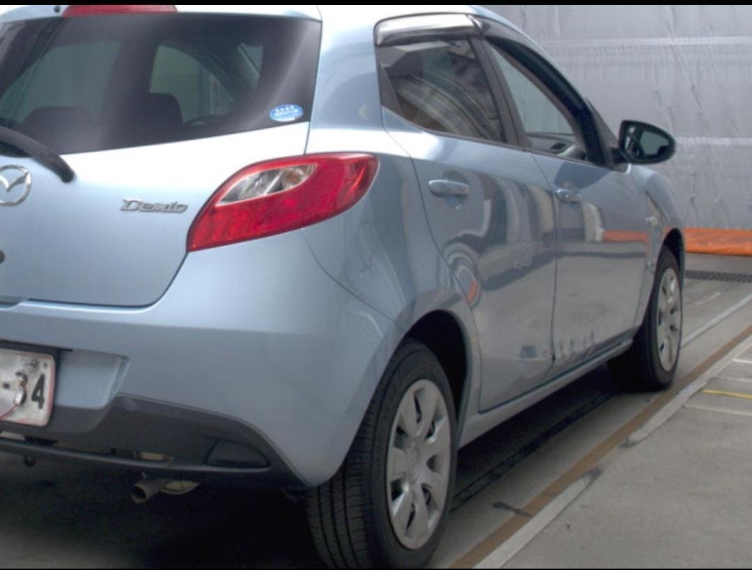 MAZDA DEMIO photo 3