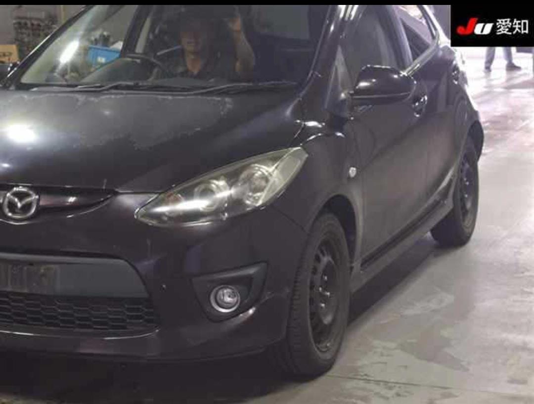 MAZDA DEMIO photo 2